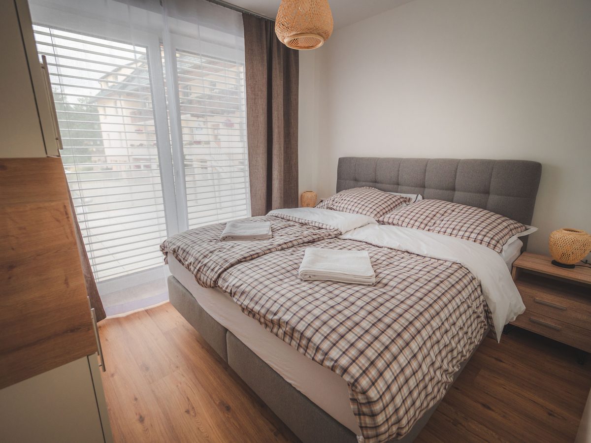 Cosy main bedroom